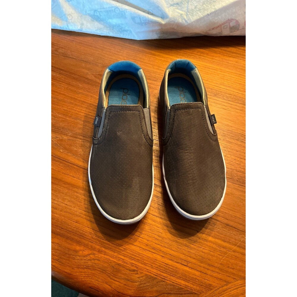 Plae womens 8.5 slip on flat Shoes